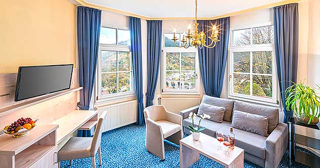 Turmzimmer im Schlosshotel im Kinzigtal im Schwarzwald in Baden-Wrttemberg BW